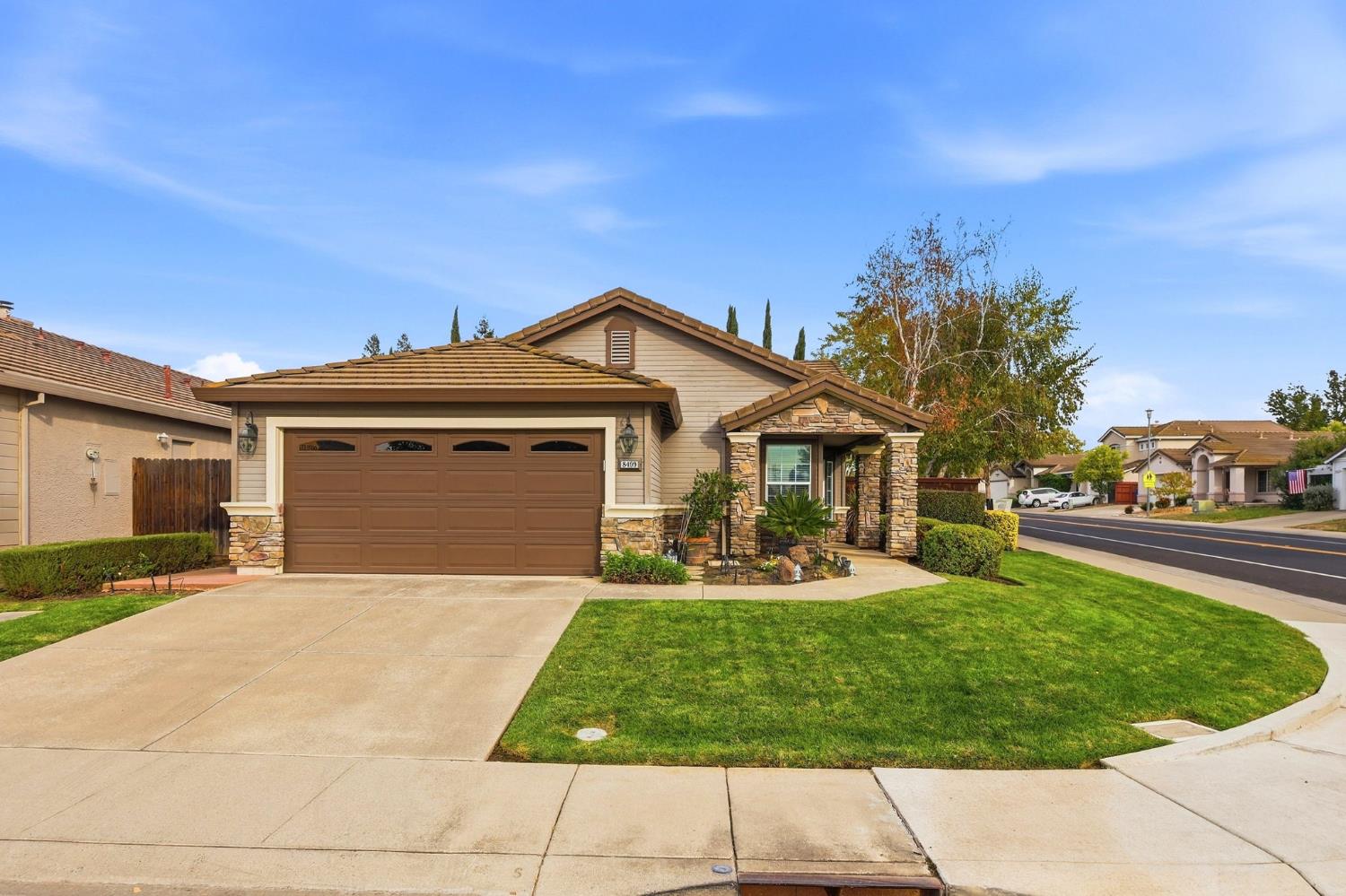 8499 Banyon Tree Ct, Elk Grove,  CA 95624 - 4 Beds | 2 Baths (Active) - ME226122167 | REMTRO